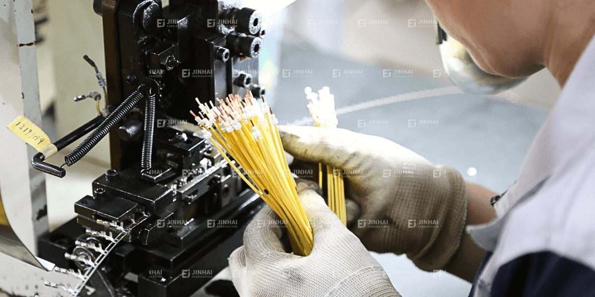 带防水堵的端子半自动压接 of Wiring harness 带防水堵的端子半自动压接 Wiring harness